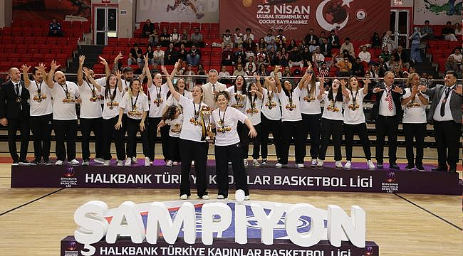 Samsun'un Gururu Zorlu Koleji Şampiyonluk Kupasına Kavuştu