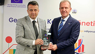 Başkan Doğan'a "Genç Dostu Kent" Ödülü 