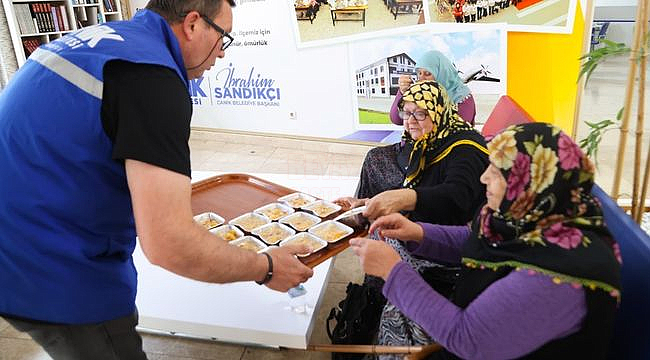 Canik Belediyesi'nden Aşure İkramı