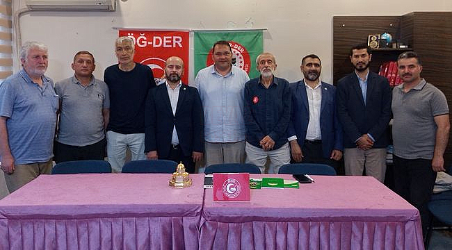 Erbakan Hocamızın Fikirleri Bizim İçin Mihenk Taşıdır!