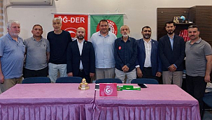Erbakan Hocamızın Fikirleri Bizim İçin Mihenk Taşıdır!
