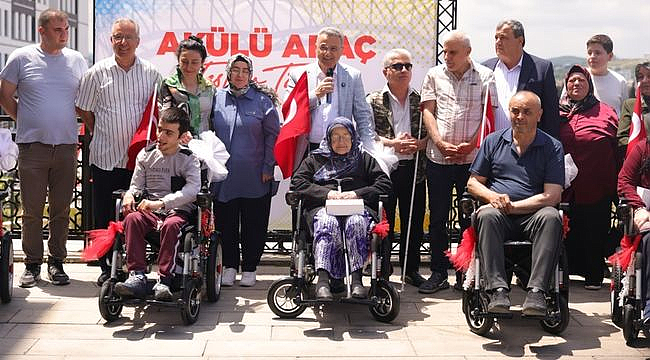 İlkadım'da Engelli Araçları İhtiyaç Sahiplerine Ulaştırıldı