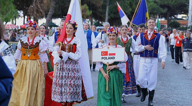 36. Uluslararası Samsun Halk Oyunları Festivali Başladı
