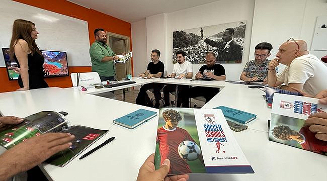 TSYD Samsun ve American Lıfe'tan Spor Muhabirlerine İngilizce Eğitimi