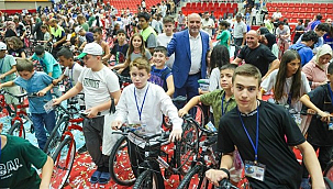 Başkan Sandıkçı'dan Davet: Tüm Çocuklar Hediyelerine Kavuşuyor!