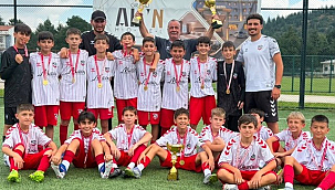 Samsunspor'u Penaltılarla Geçen Kadıköyspor Kupayı Kazandı!