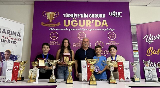 Uğur'lu Öğrencilerden Vietnam'da Dünya Üçüncülüğü!