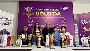 Uğur'lu Öğrencilerden Vietnam'da Dünya Üçüncülüğü!