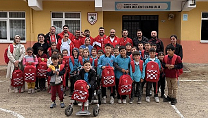 1965 Samsunspor Derneği'nden Köy Okullarına Çanta Kampanyası!