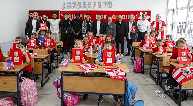 Bu Şehrin Çocukları Samsunsporludur' Projesiyle 35 Bin Öğrenciye Hediye!