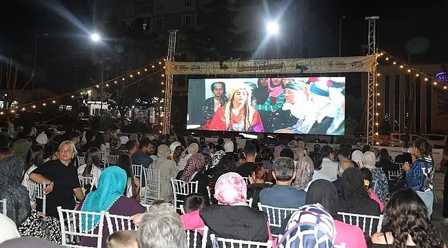 Büyükşehir’in Açık Hava Sinema Geceleri İle Samsun’un Yaz Akşamları Renkleniyor!