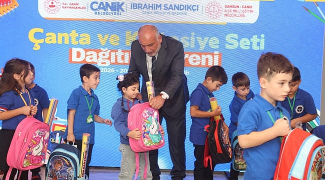 Canik'te Tüm Öğrenciler Çanta ve Kırtasiye Setlerine Kavuştu