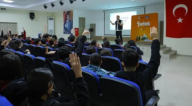 Petek Genç LGS Yolculuğu Ve Petek Genç Kariyer Buluşmaları Programları Başladı!