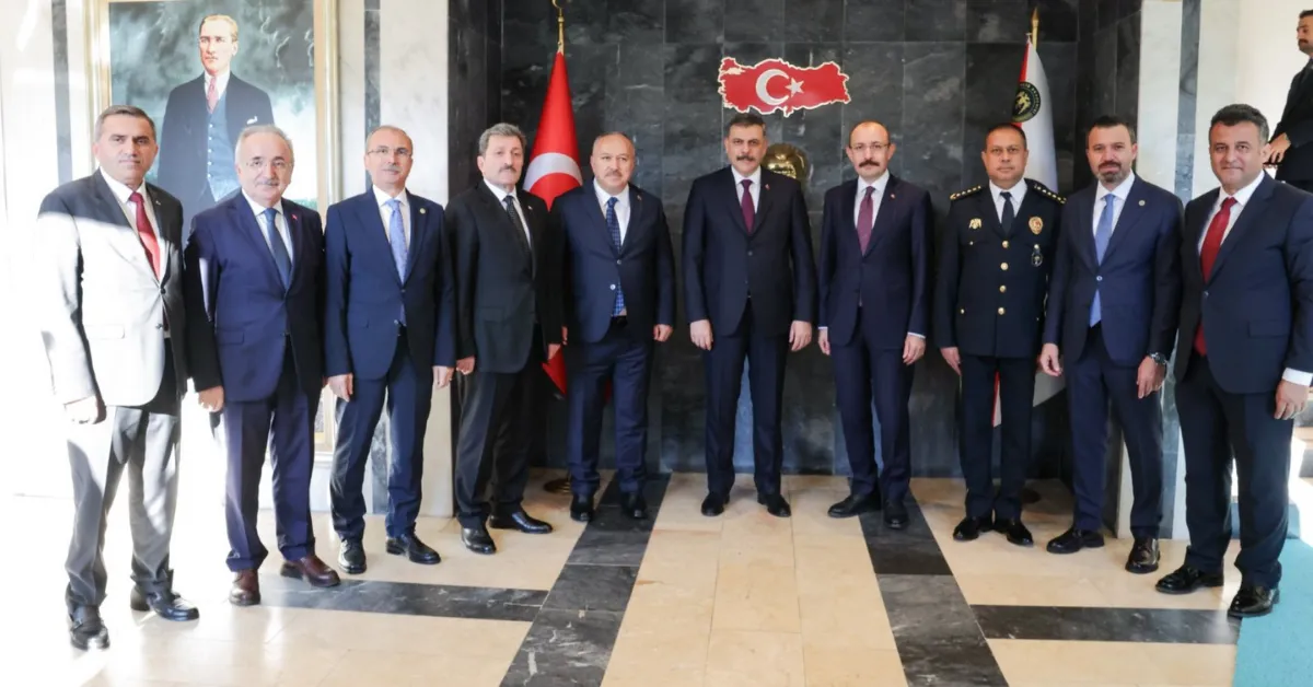 İ&ccedil;işleri Bakanı Mustafa &Ccedil;ift&ccedil;i