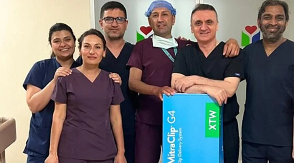 ABD’Lİ Kardiyolog, Türk Meslektaşından Kalp Kapak Tedavisi Eğitimi Aldı…